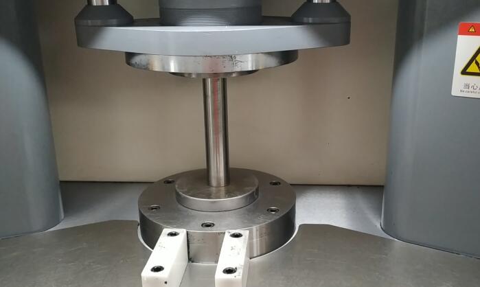 <a href='http://m.icam-sec.com' target='_blank'><u>流體拋光機(jī)</u></a>拋光深孔的效果